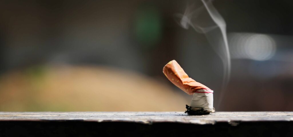 is alcohol or tobacco worse for you Kindly let me know which is worse between drinking alcohol and smoking  tobacco. Thanks Bello (by SMS) Both drinking and smoking are risk factors  for many health conditions,